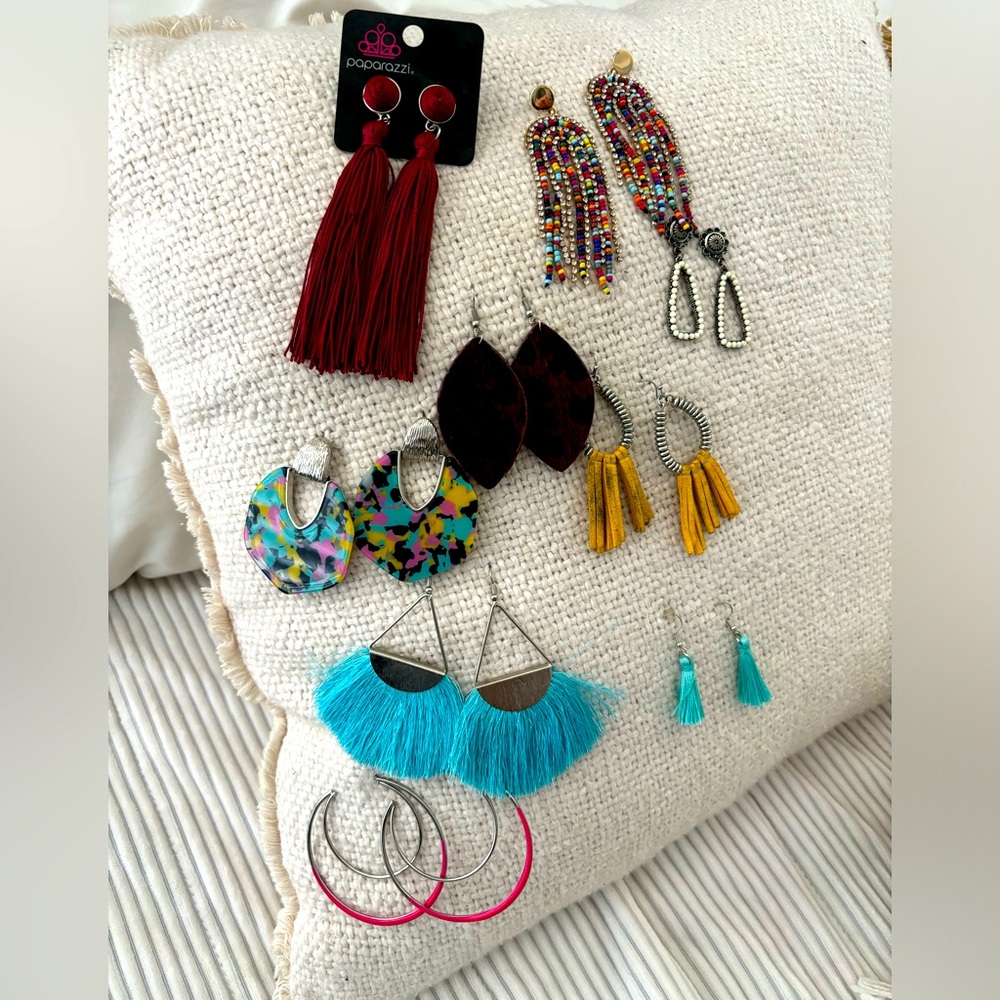 Bible of nine Paparazzi earrings